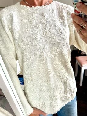Vintage Tiara Floral Embroidered Pearl Sweater PM Cottagecore Romantic White